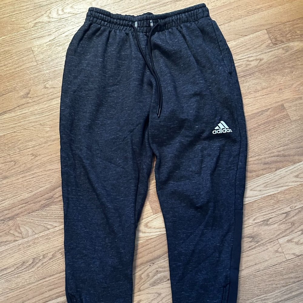 Like new - Men's Adidas Joggers in size Medium